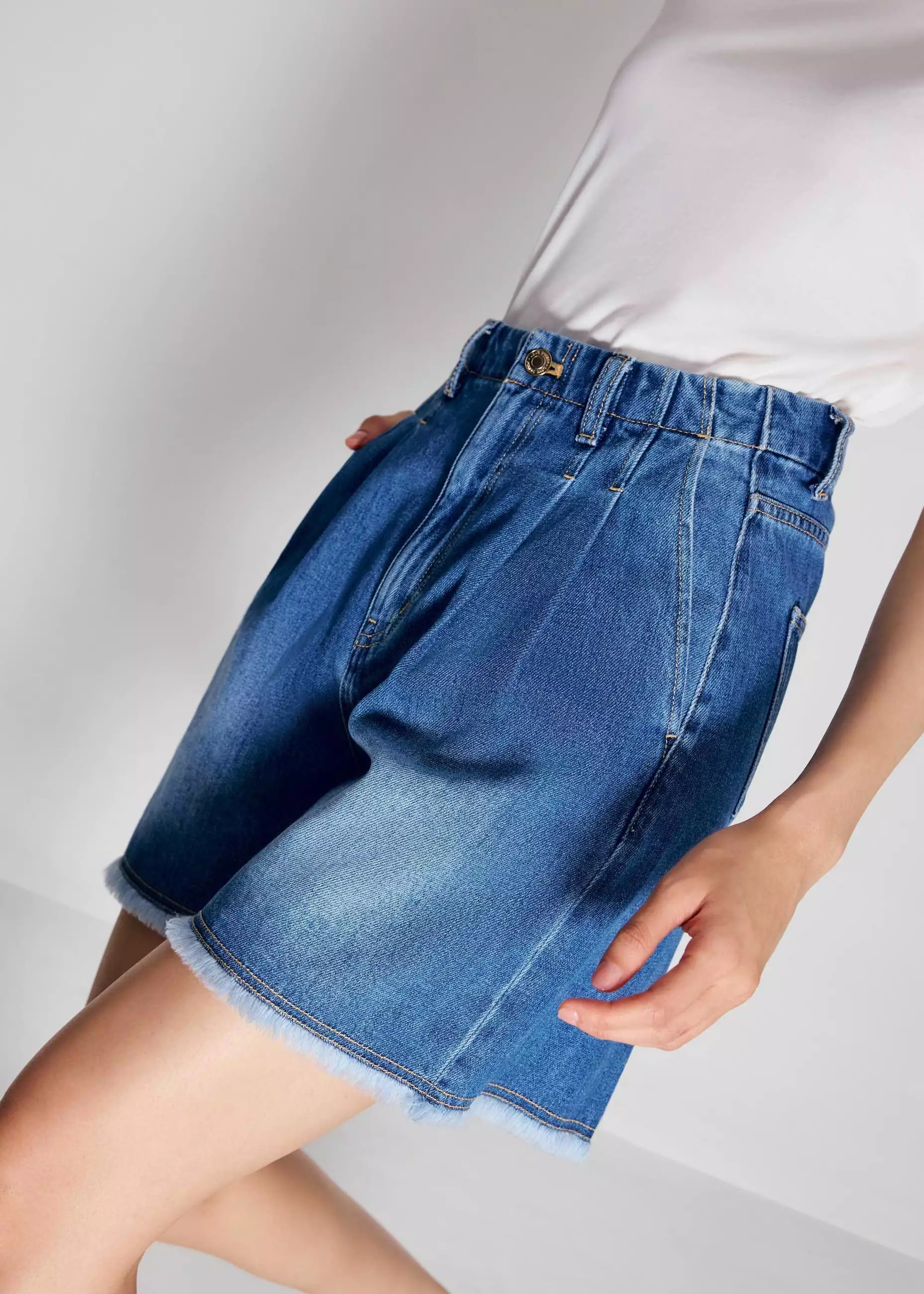 Celana Pendek Wanita - Denim Frayed Hem High Waist Bermuda Shorts