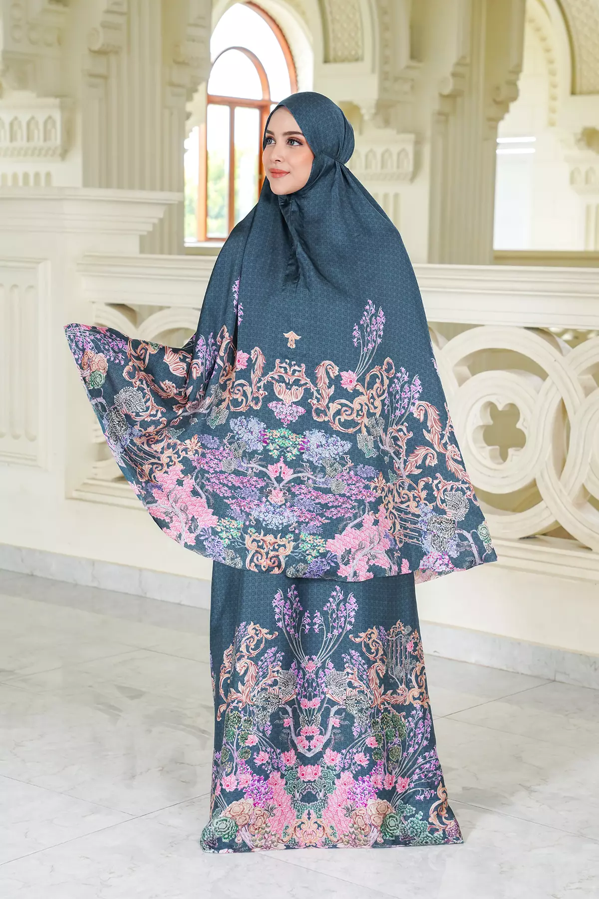 The Palace Prayer Robe - Splendor