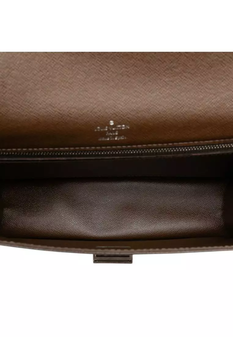 Pre-Loved Louis Vuitton Taiga Selenga