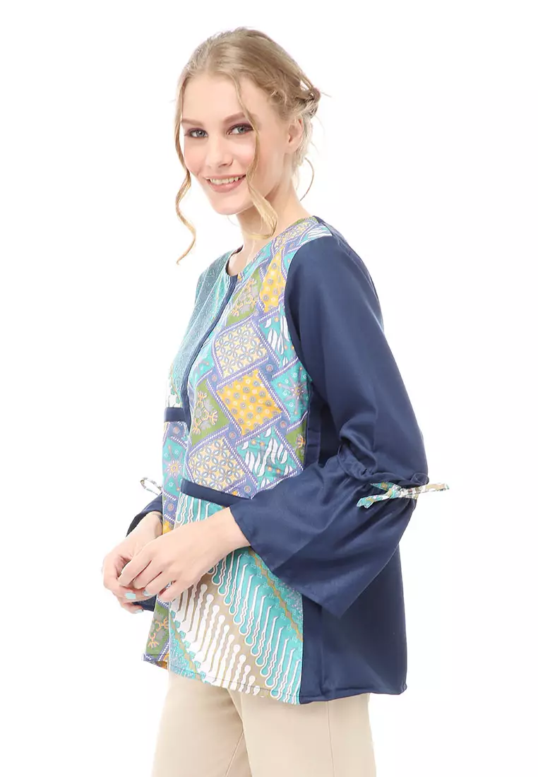 Lynelle Blouse Batik Wanita Safeya Lengan Panjang Material Cotton ORIGINAL - Blue