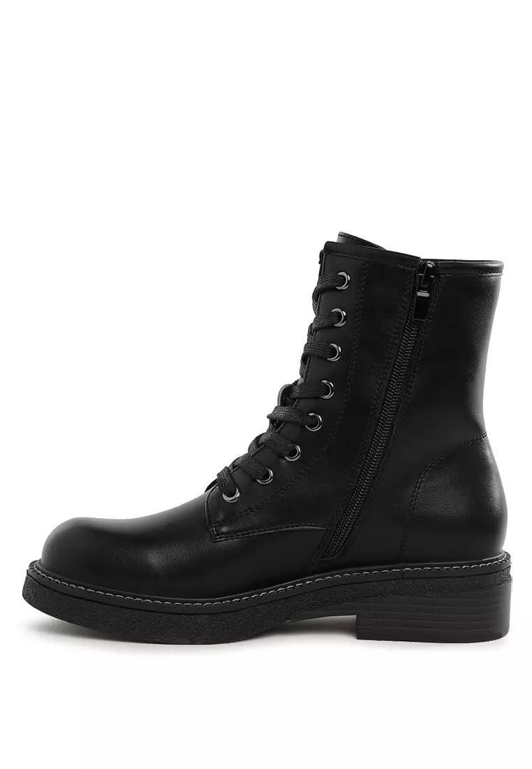 Sepatu Bot Renda Tekstur Metalik dalam Warna Hitam