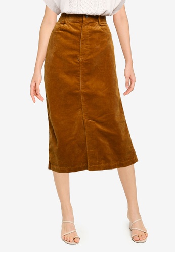 What goes with brown corduroy skirt