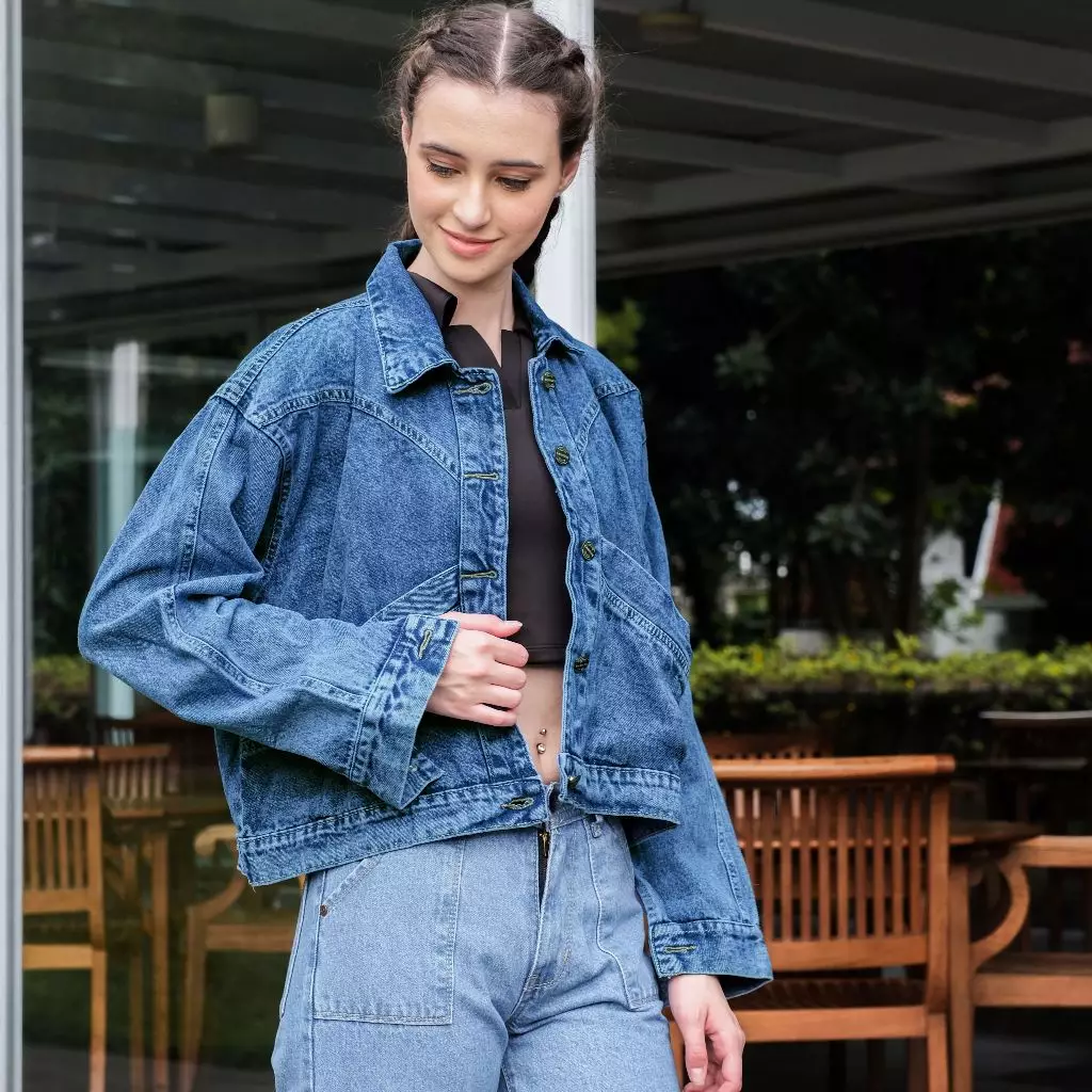 Fitwear - Jaket Jeans Croptop Oversize Wanita PEVITA SLANTED POCKET SNOW - SNOW DENIM BLUE