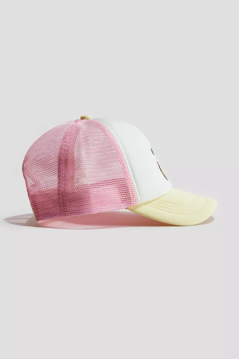 Printed trucker cap