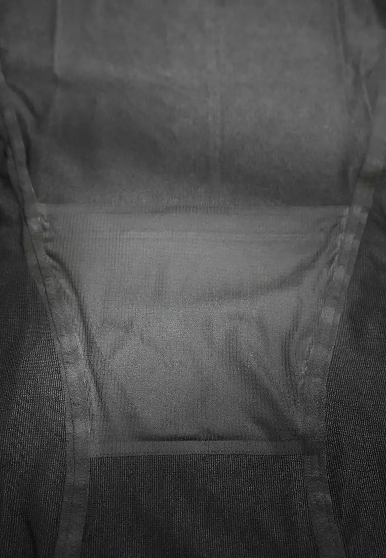 Signature Utility Running Windbreaker