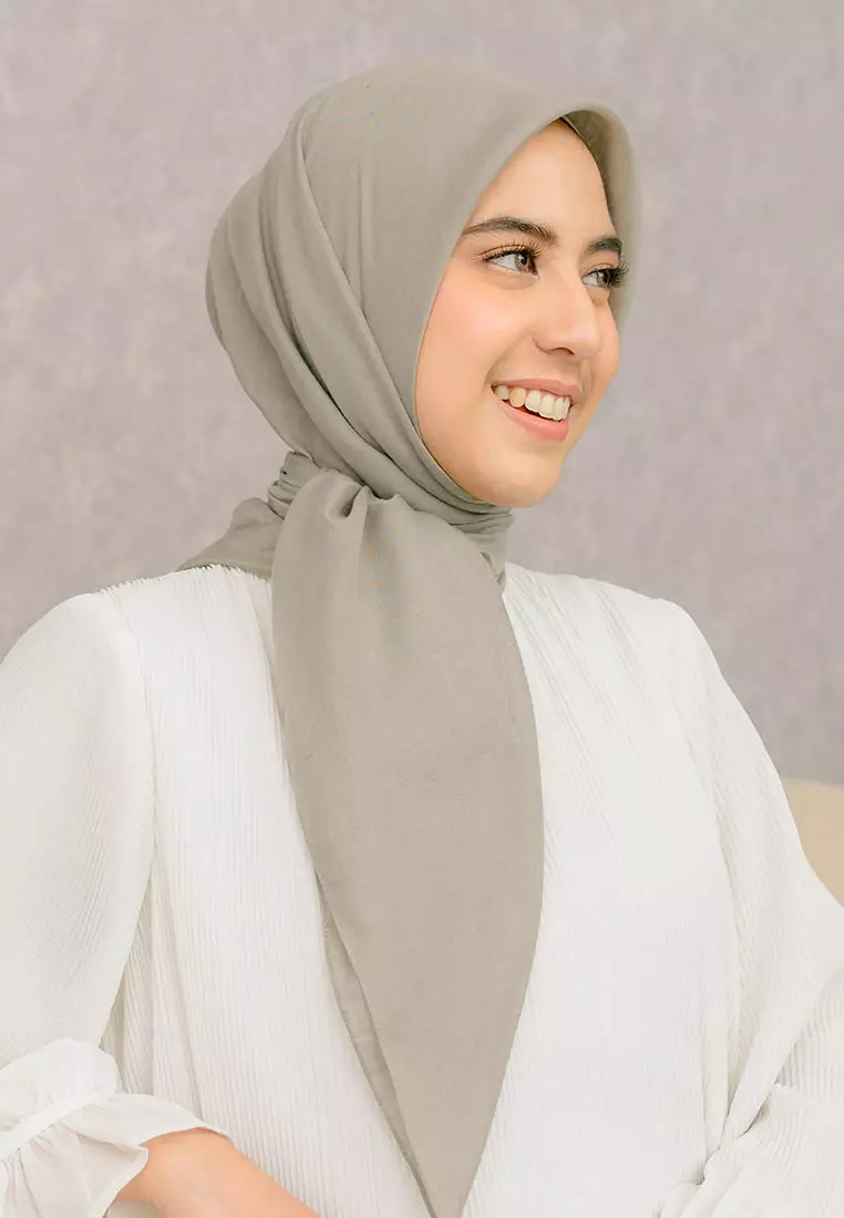 Theya Voal Square Grey NEW