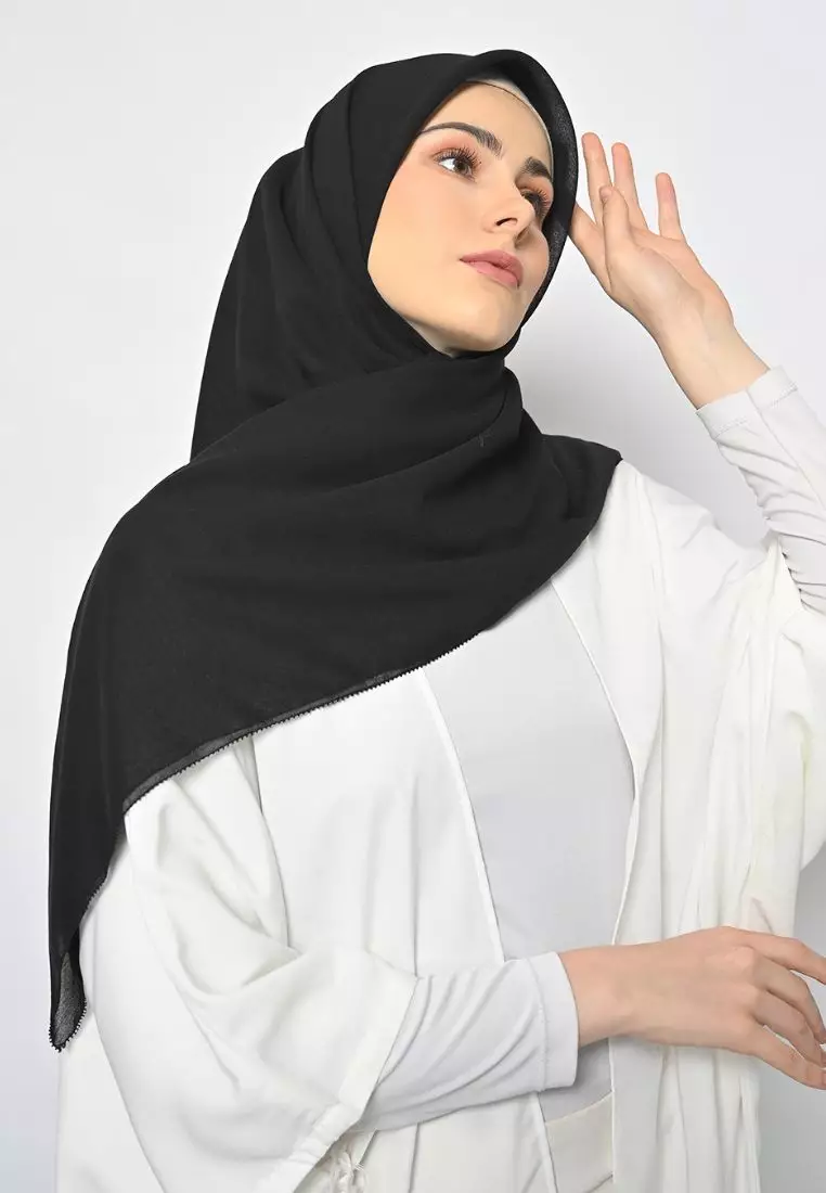 Hijab Segi Empat Voal Anabela Eyelash Black