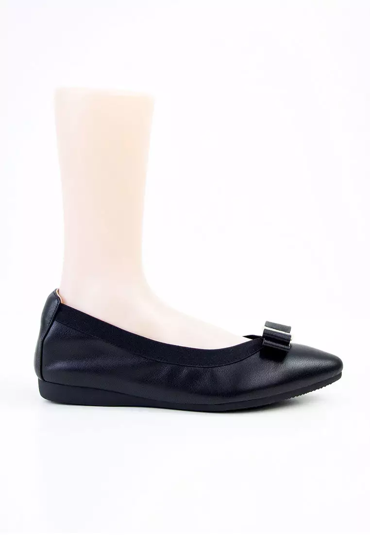 Buy women hotsell flats online
