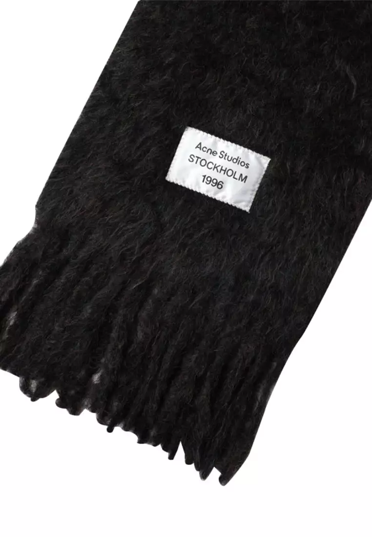 Women's Scarf in Black CA0392