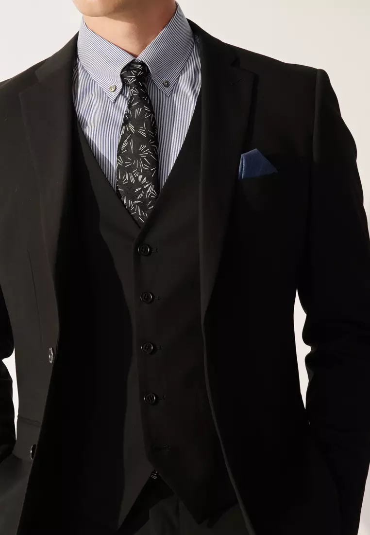 基本款黑色修身西裝外套