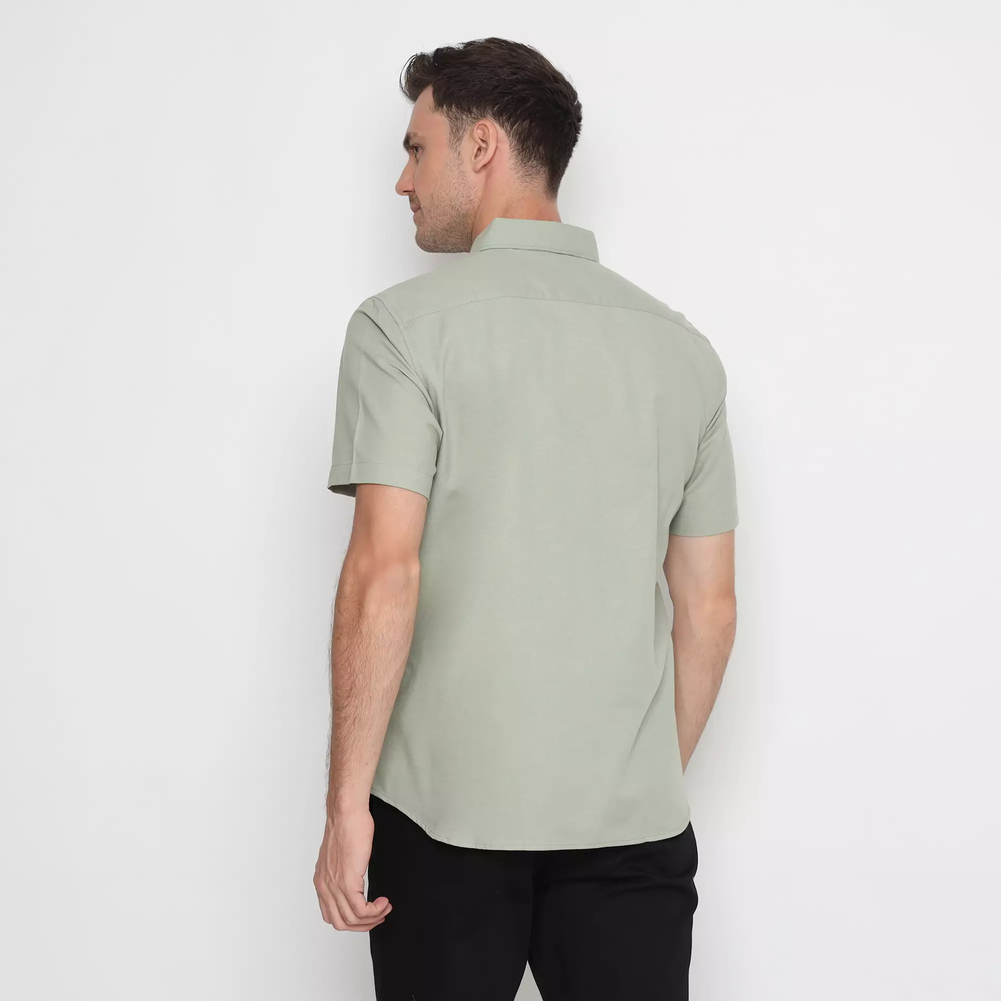 Platini Kemeja Pria Lengan Pendek Basic Katun Oxford Hijau Sage 63251
