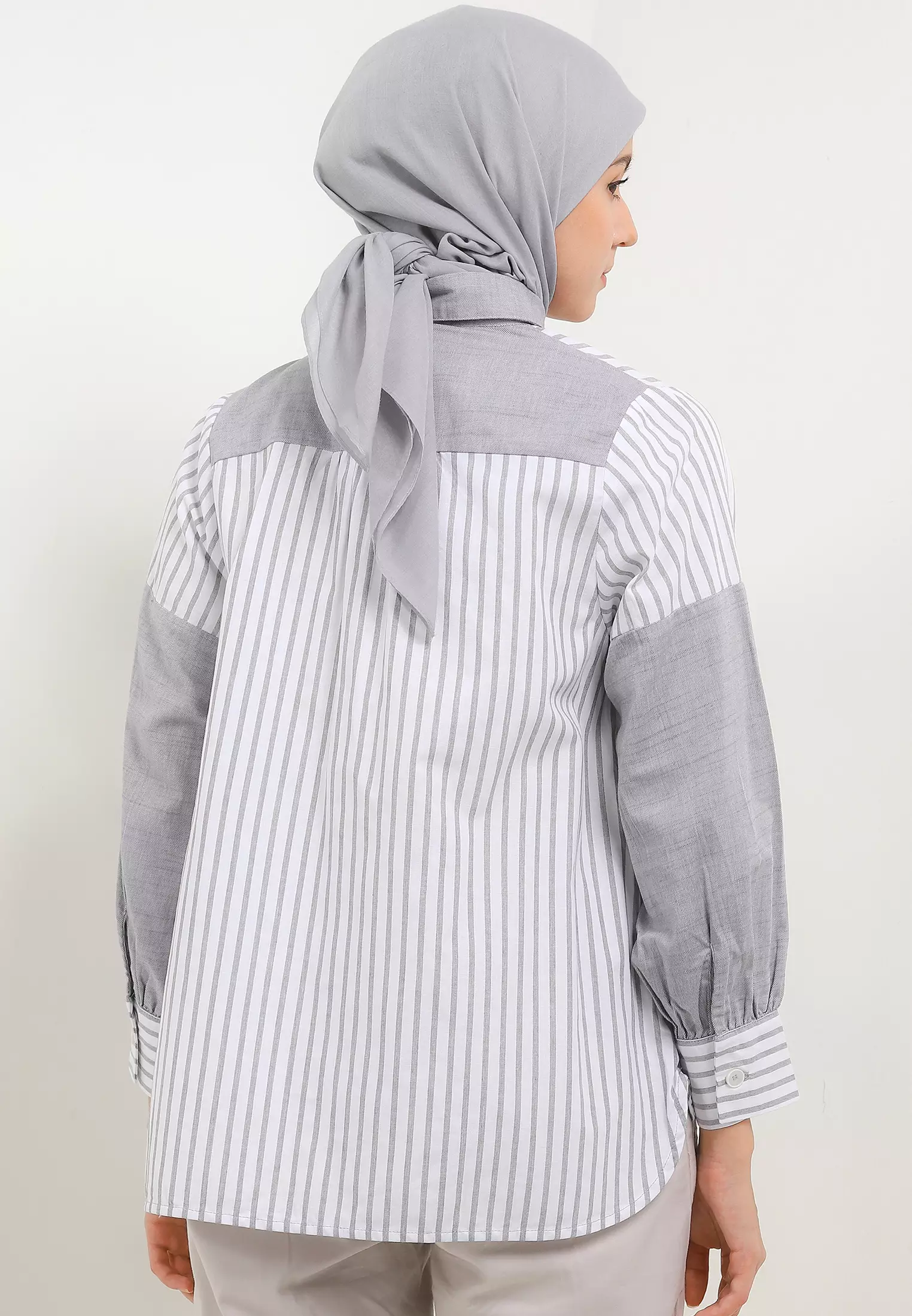 MFMW Annura Atasan Kemeja Abu Motif Salur