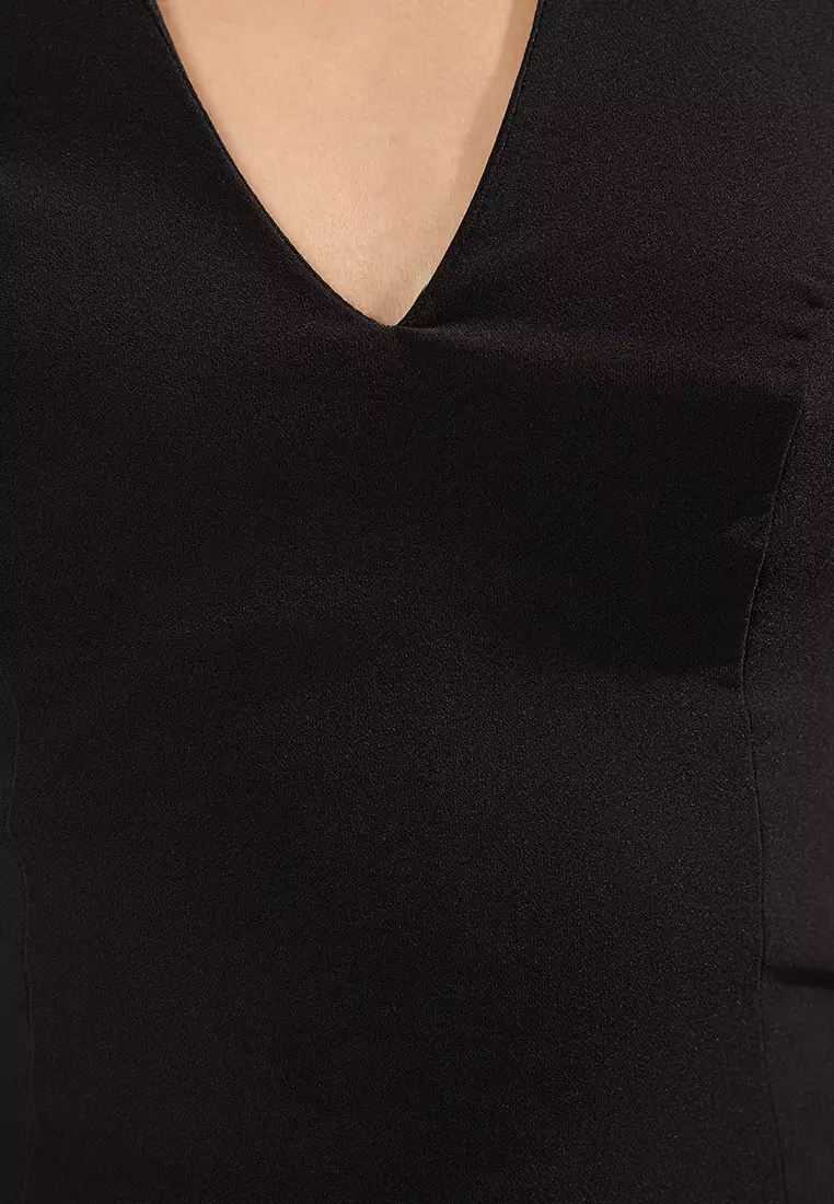 Black V Neck Woven Stylish Jumpsuit TPRSS25TU00013