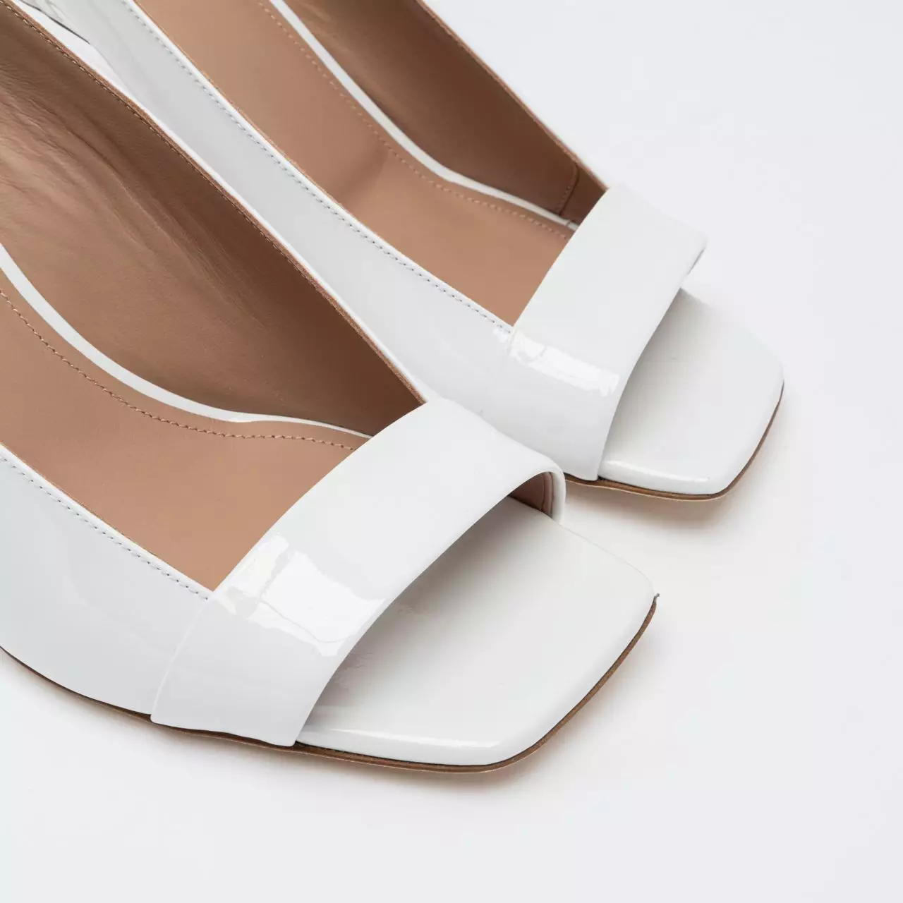 [4.4PRIL KEJUTAN HARGA] Teya 70 Patent Leather Heels White