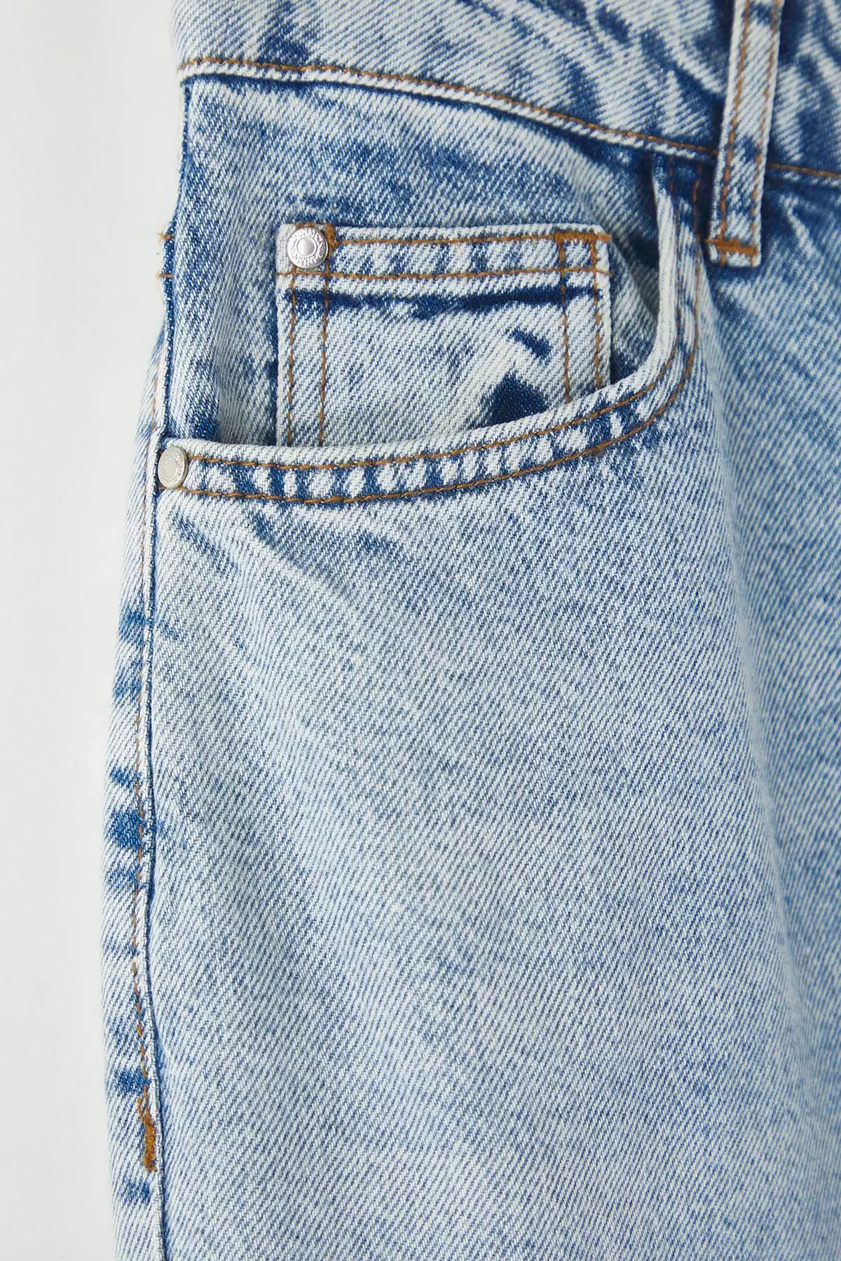 Light Blue Cut-Out High Waist Straight Fit Plus Size Jeans