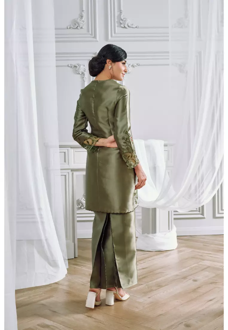 Kurung Moden Madina