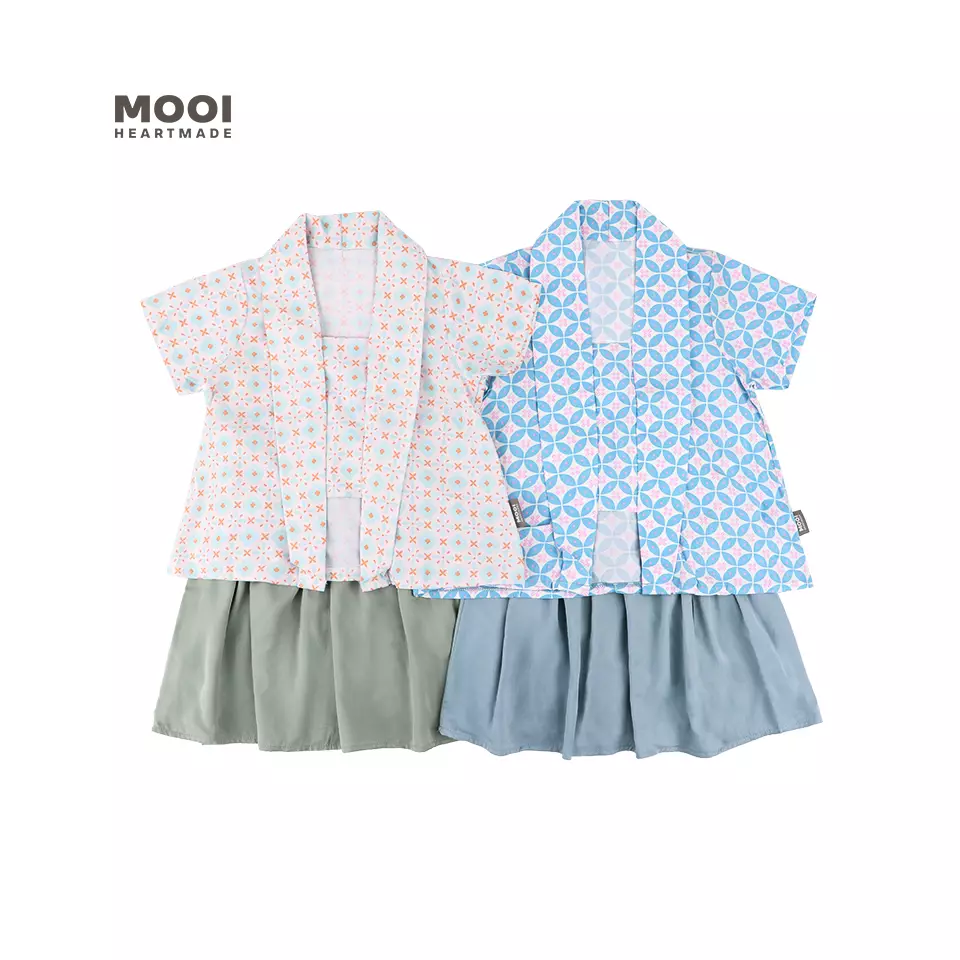 Mooi Setelan Batik Anak Perempuan Nareswari Kebaya Set - Sky Blue