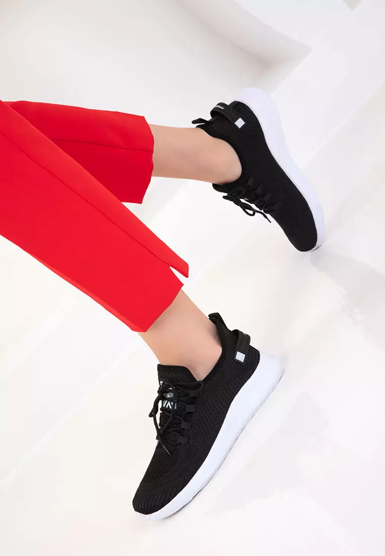 Black Women's Sneaker 20701