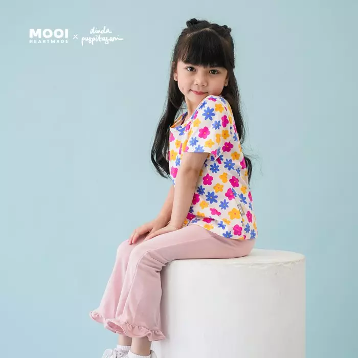 Mooi X Dinda Puspitasari Atasan Anak Perempuan T-shirt Tee - Cream