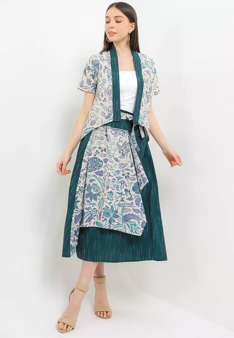 Setelan Noella White