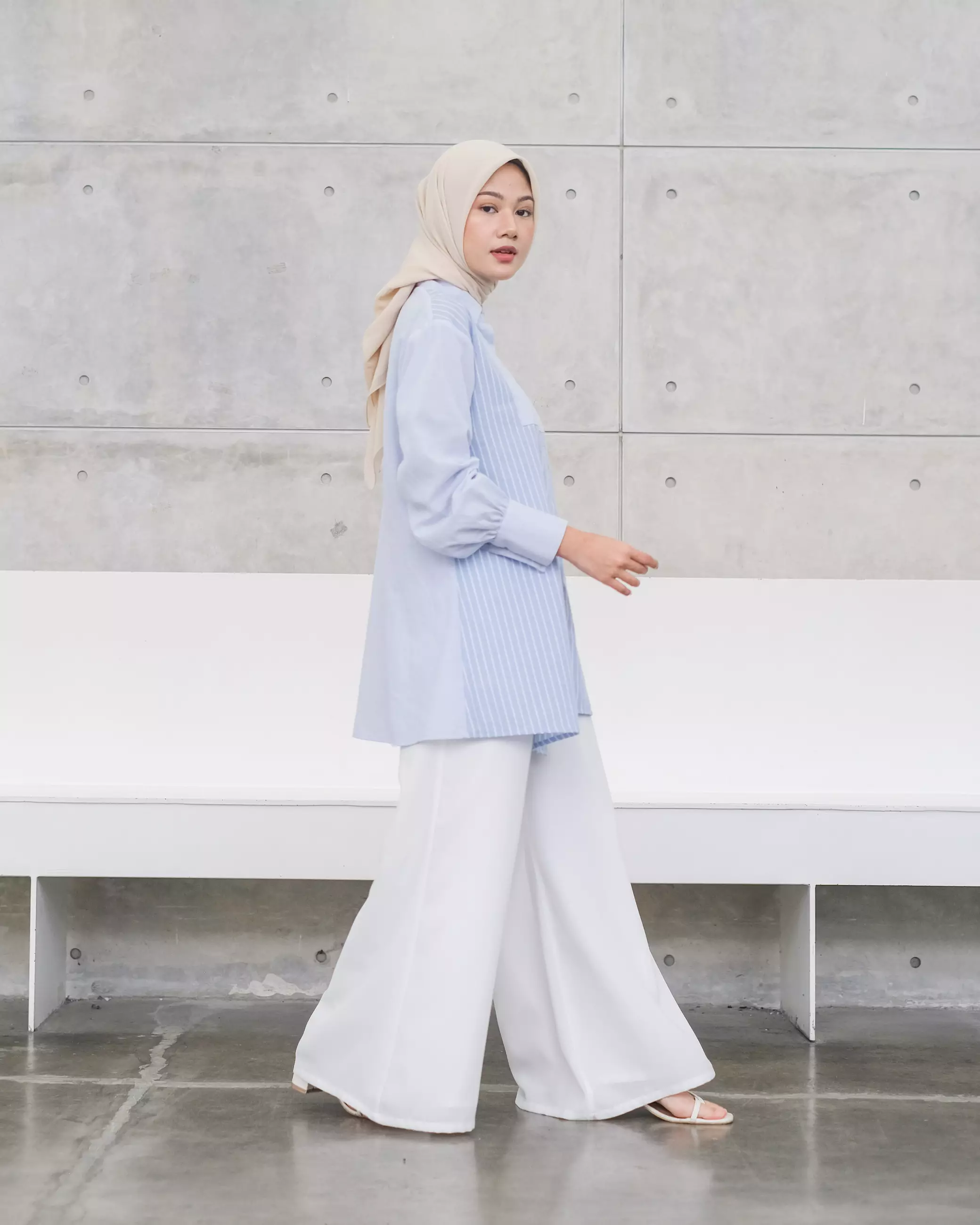 Jual Kin Outfit Kin Outfit Sky Blue Blouse Original 2025 | ZALORA ...