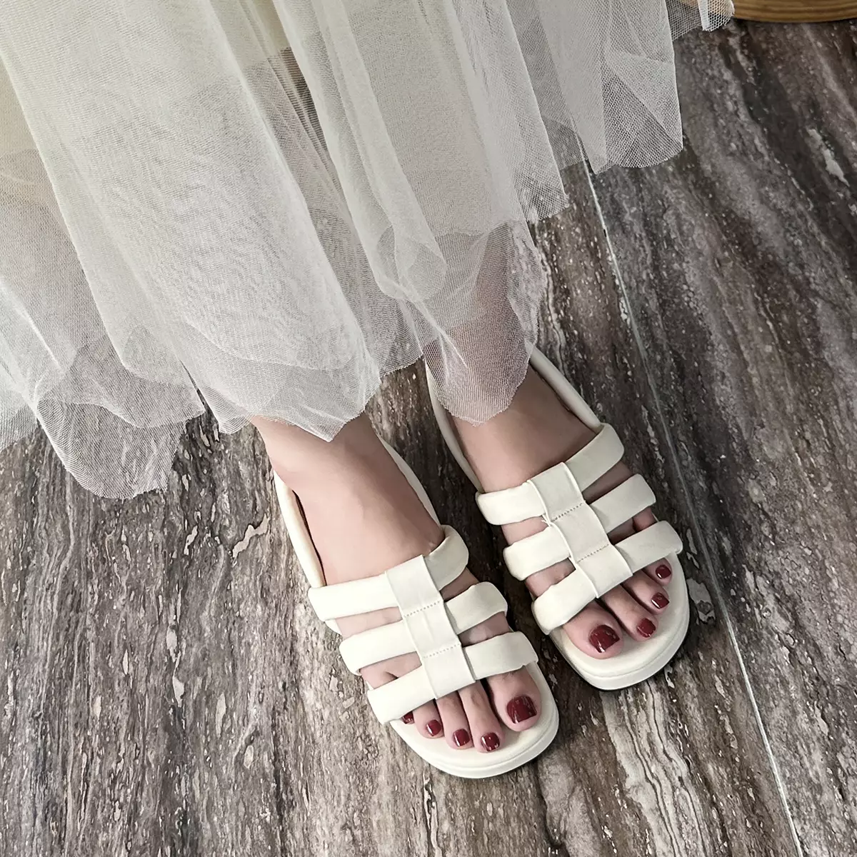 Sandal Flat Wanita Kasual Modis Kekinian Sandal Cewek Strap Kuliahan WL2462