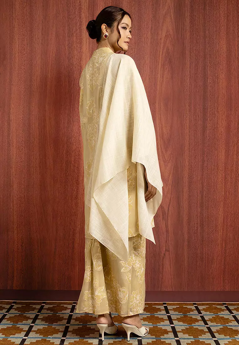 NARITA KURUNG SET WITH SHAWL