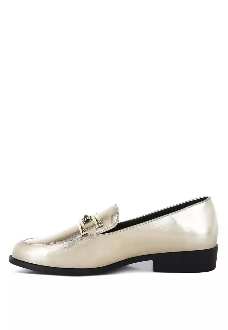 Sepatu Loafer Metalik Berdetail Horsebit dalam Warna Emas