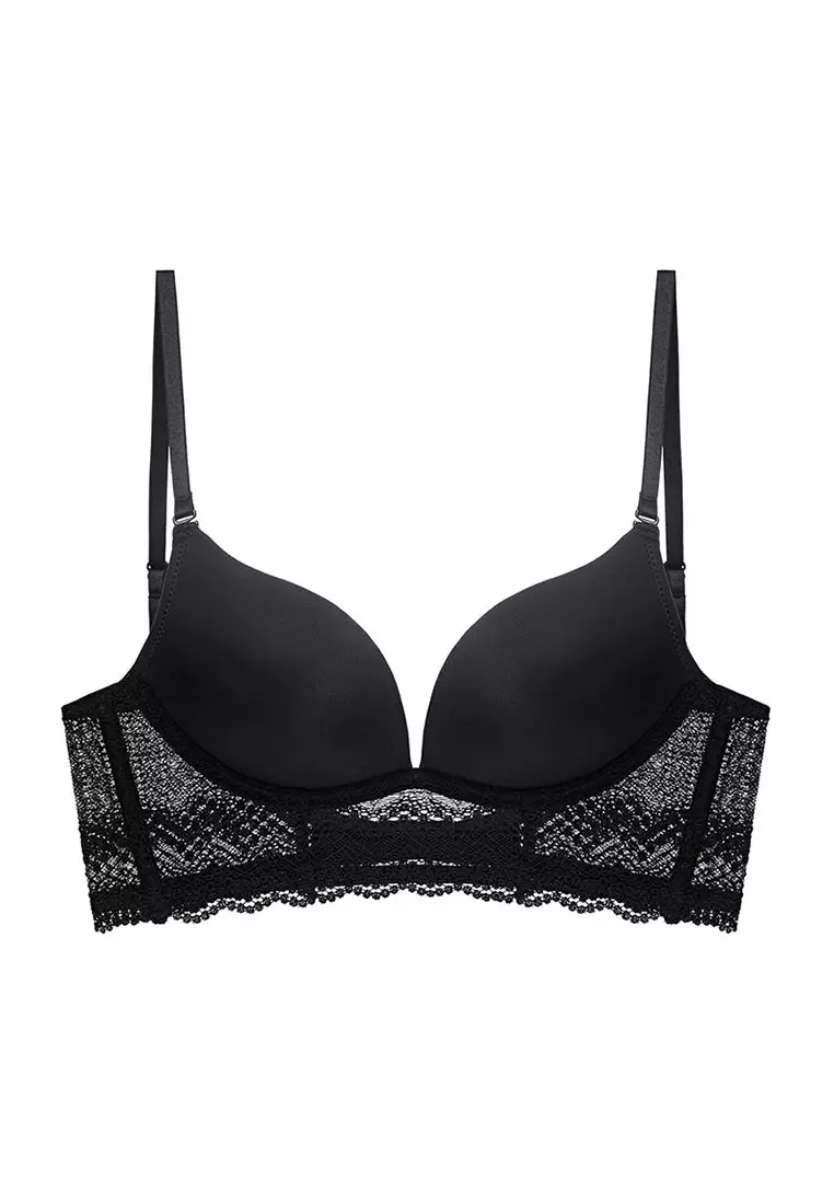 Black Push-up Lace Bra (SIZE A75/34A), Women's Fashion, New Undergarments &  Loungewear on Carousell