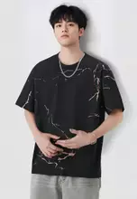 黑色