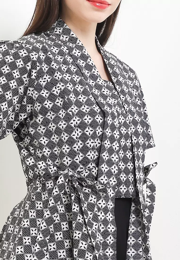 Blouse Atasan Batik Wanita Kutubaru Kiara Diamond Modern Black Lengan Pendek