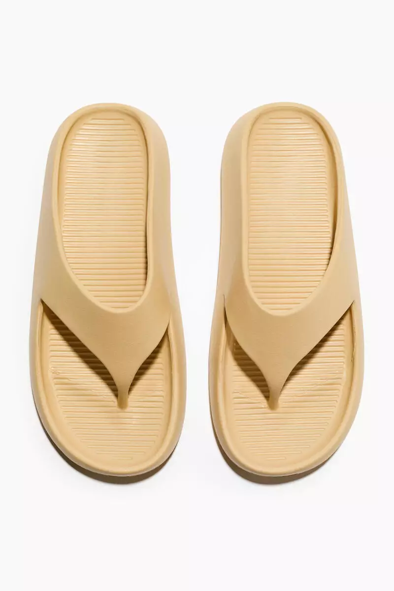 Chunky flip-flops