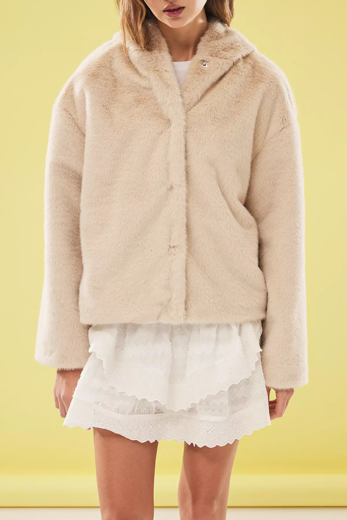 Ecru Oversize Hooded Fur Coat TWOAW25MO00339