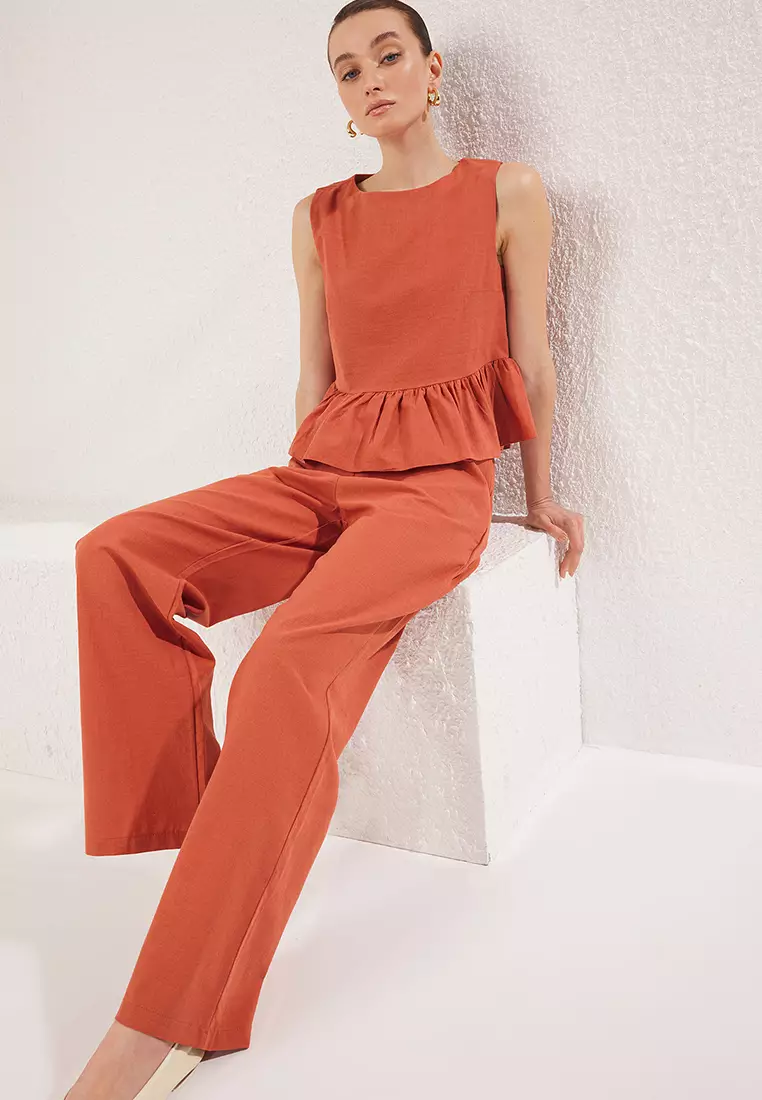 Brick Crew Neck Ruffle Detailed Blouse And Trousers Woven Top Bottom Set