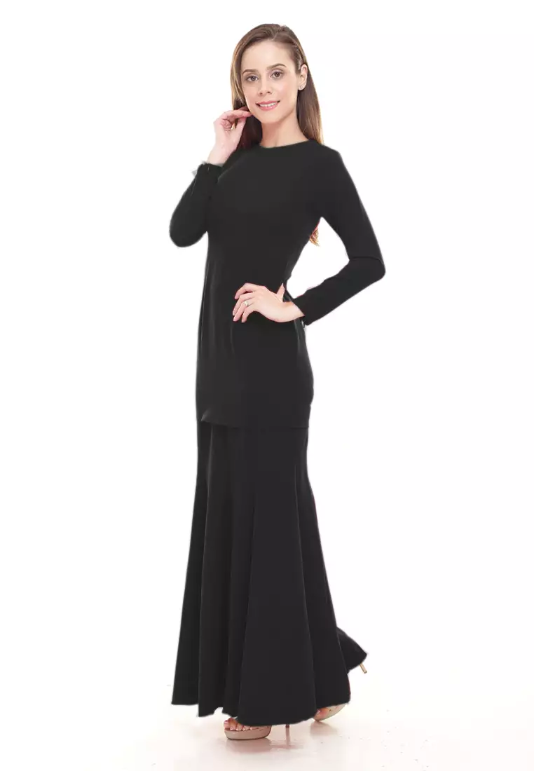 Rina Kurung in Black
