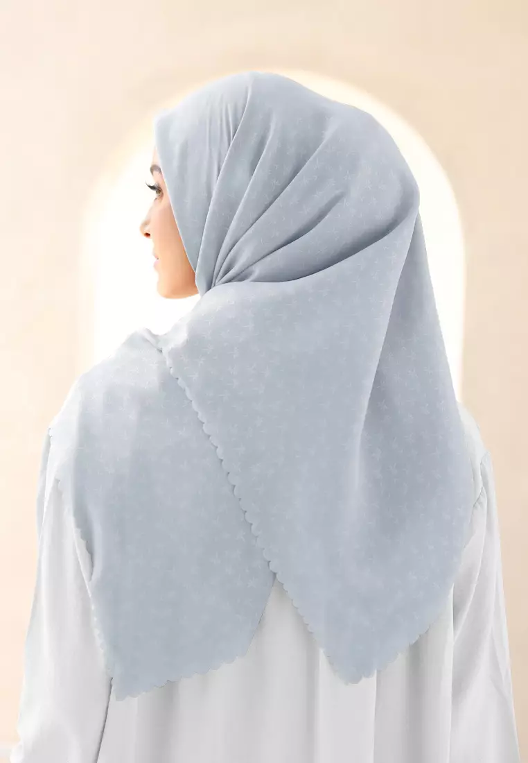 Rada Embossed Square | Hijab Polycotton Scarf Segiempat - Glacier Grey
