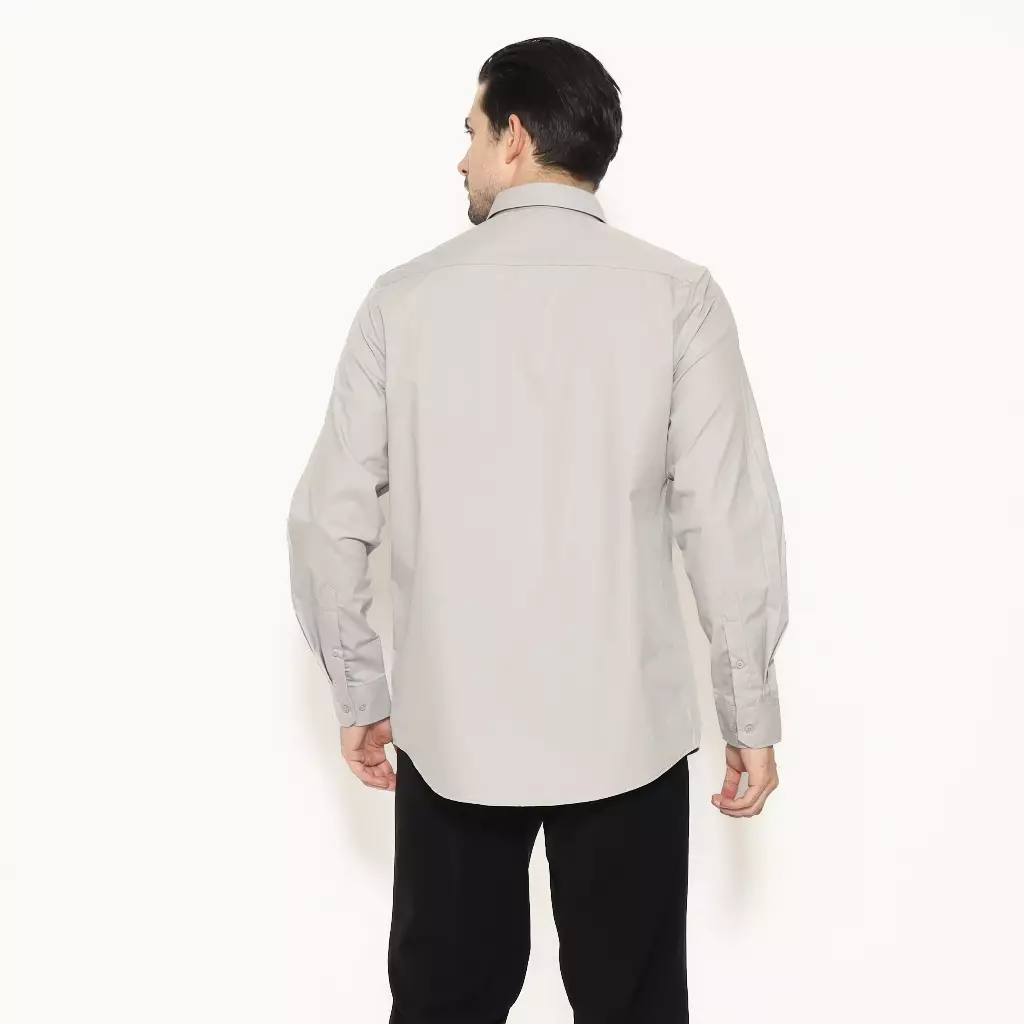 Lawell Kemeja Pria Lengan Panjang – DESMOND | Abu Muda | Regular Fit | Polyester Cotton Premium | Tekstur Tenun Halus Elegan