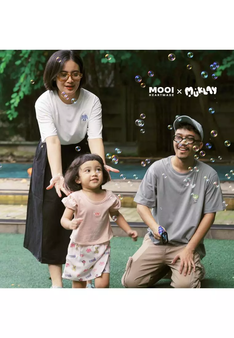 Mooi X Muklay Kaos Dewasa Unisex T-Shirt Basic Adult - Light Grey