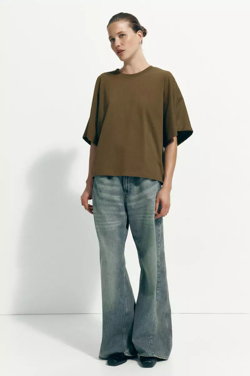 Batwing-sleeved T-shirt