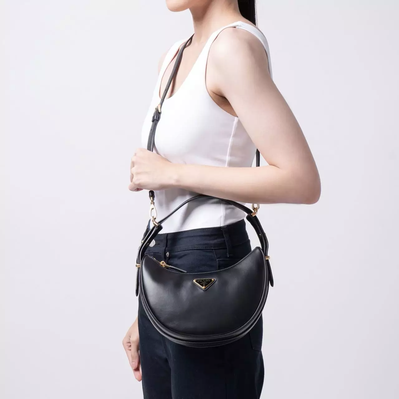 Arqué Leather Shoulder Bag Black
