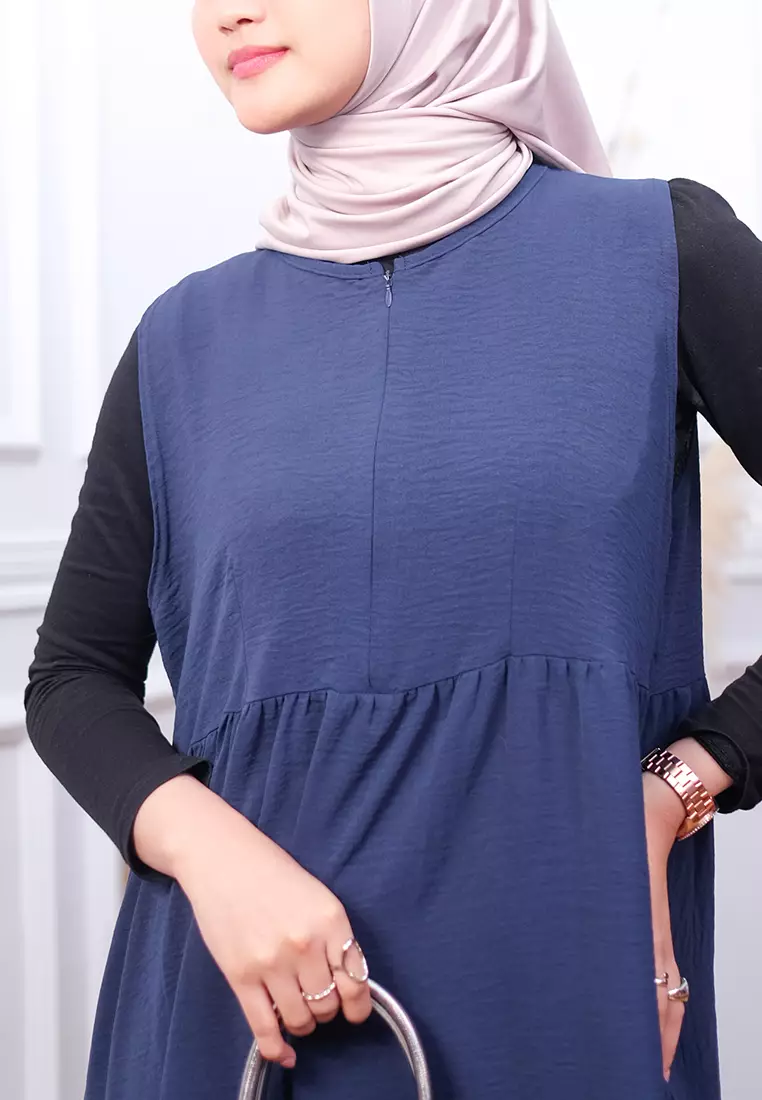 Elle Sleeveless Crinkle Dress