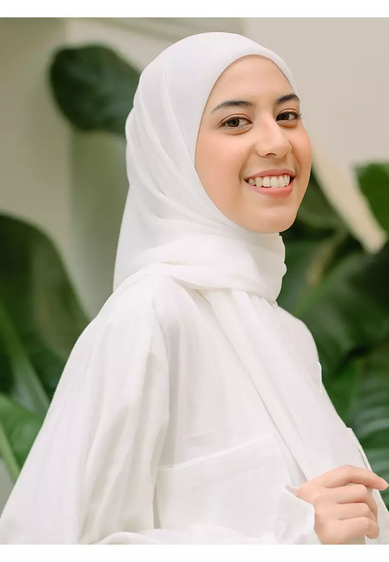 Bawal Square Broken White