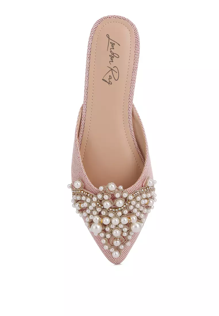 Bagal mutiara halus yang dihias dalam warna Blush