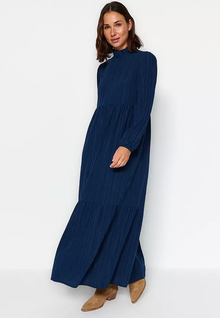 MODEST Crinkled Maxi Dress