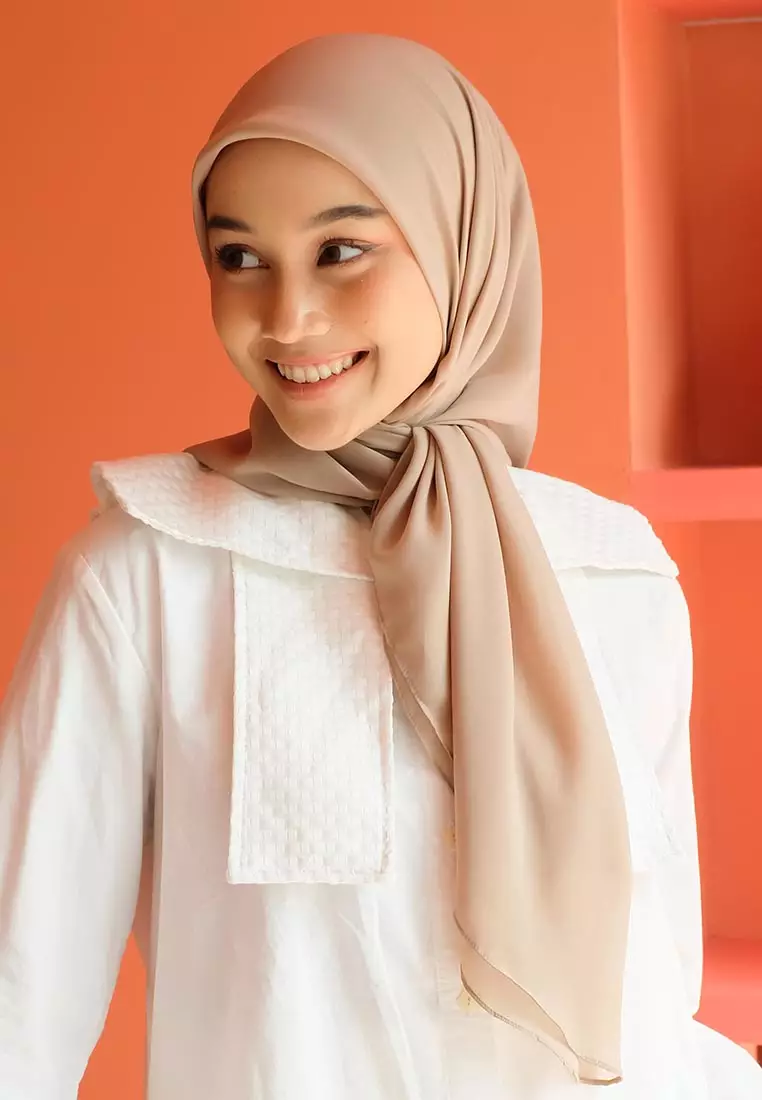 Ovel Square (Hijab Segiempat Oval Lozy x Hamidah) Nude