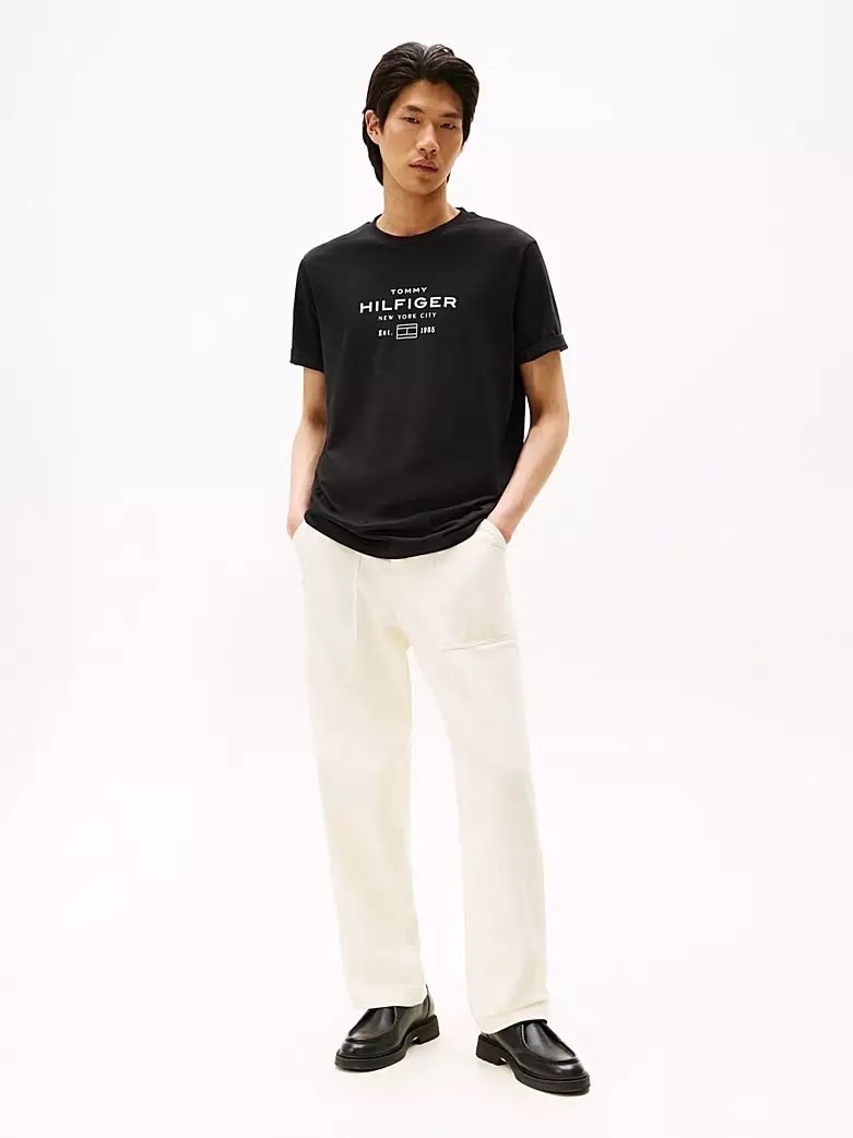 Tommy Hilfiger - Graphic Logo Crew Neck T-Shirt