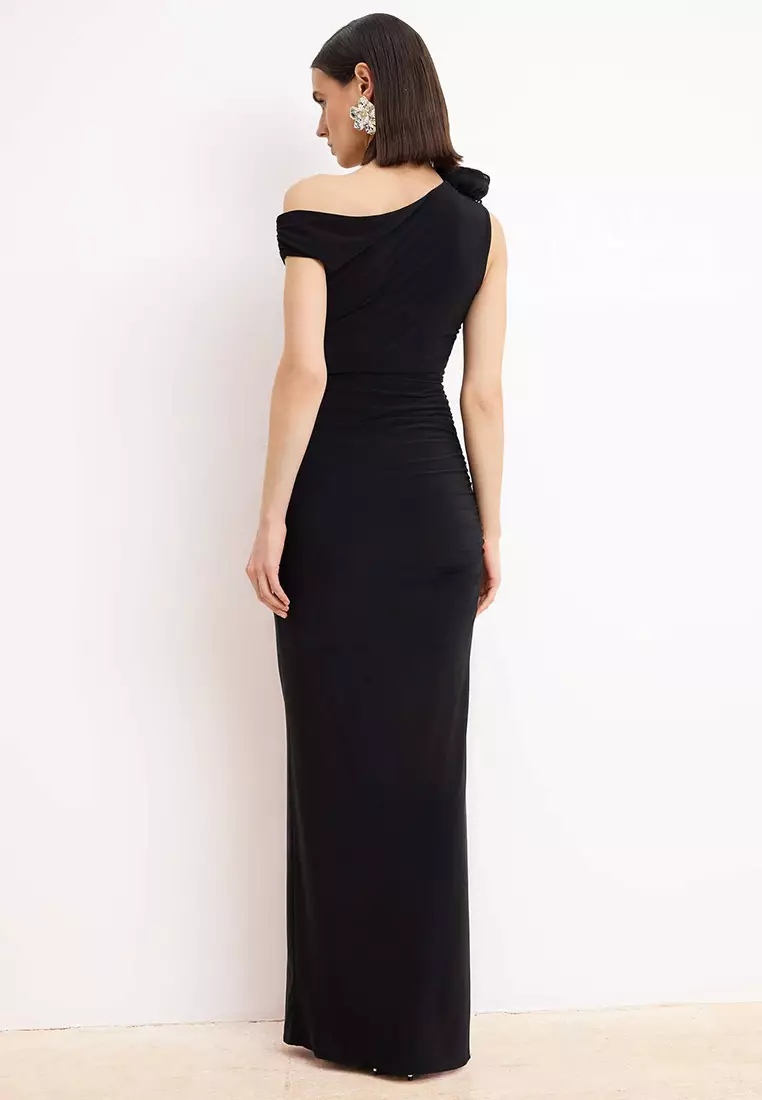 Black Plain One-Shoulder Appliqué Detailed Knitted Sandy Maxi Evening & Graduation Dress Tprss26Ae84