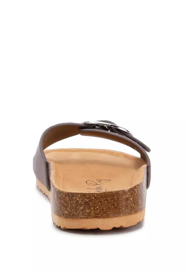 Sandal Slip-On Tali Gesper Abu-abu