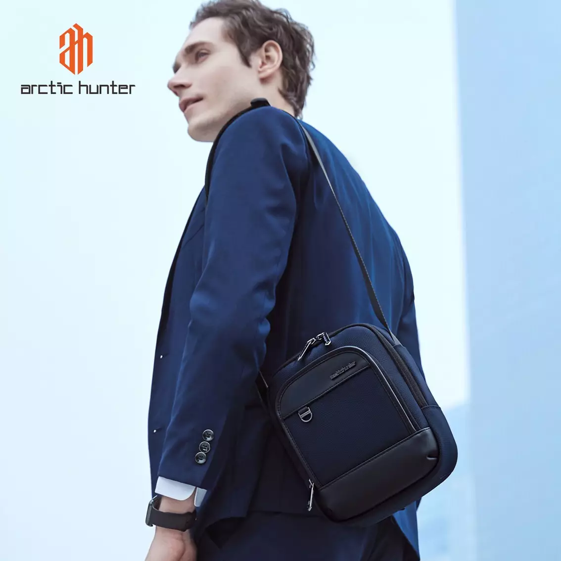 Arctic Hunter K00689 Tas Selempang Pria Exclusive Slingbag Pouch Crossbody-Navy