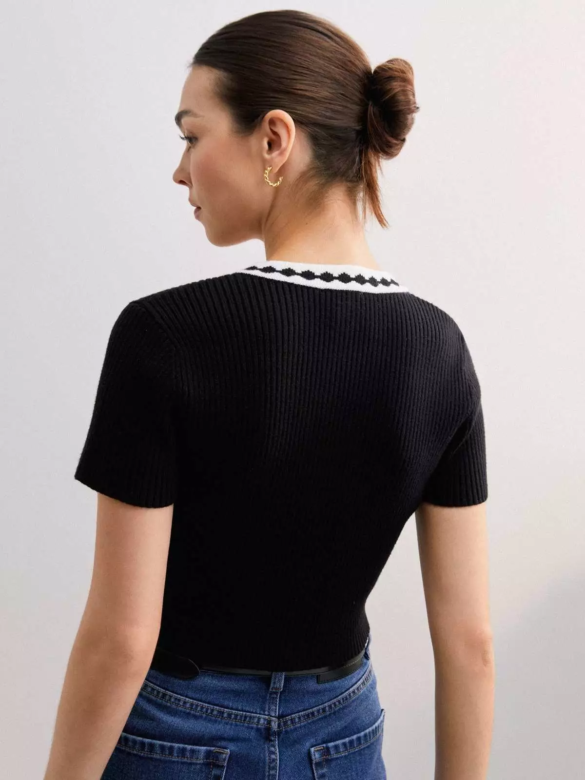 Two Tone Rib-Knitted Crop Top with Feminine Bow Detail - Black